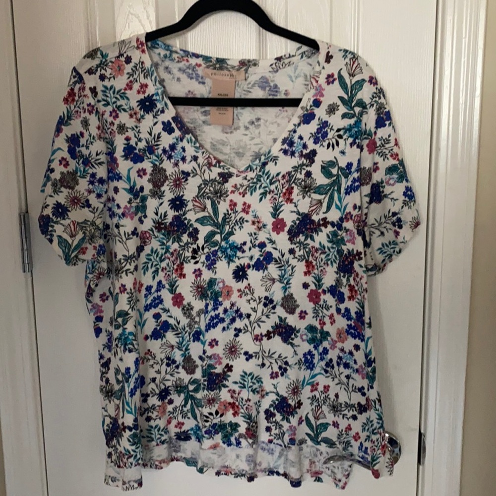 Philosophy XXL Floral Tee Shirt longer in back